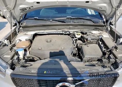 2019 Volvo Xc40 T5 Momentum z USA, uszkodzony, nr VIN YV4162XZXK2014687